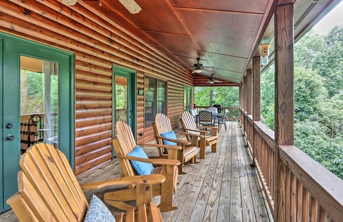 Ellijay Cabin | Cozy Cabin at Mountain Resort - Guest Rated 9.8/10!