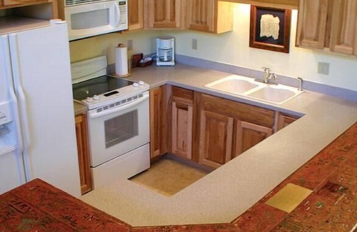 Kohls Ranch Resort | Inviting Cabin at Mogollon Rim with Pool & Fireplace