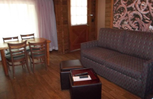 Kohls Ranch Resort | Inviting Cabin at Mogollon Rim with Pool & Fireplace