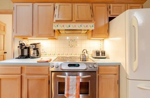 Lackawaxen Cabin | Inviting Big Bear Mountain Ranch with Pool & Spa Amenities