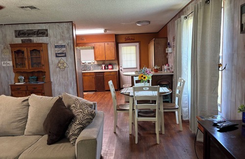 Graford House | Cozy Cabin at Possum Kingdom Lake. Close to Rocker B Ranch & PK Ice House.