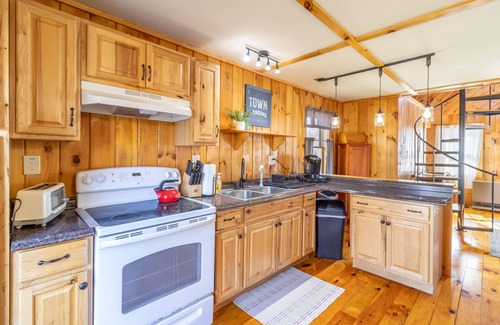 Trenton House | Discover The Babbling Brook Bungalow Near Acadia Park