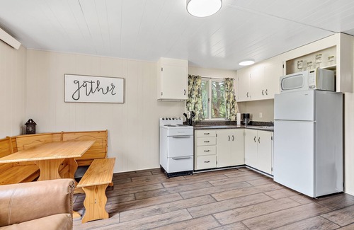 Hill City Cabin | Family-Friendly Cabin with Pool - Guest Rated 9.8/10