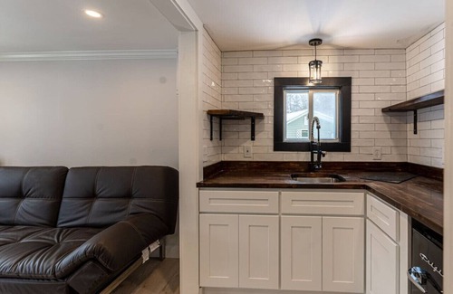 Temple Cabin | Charming Cabin Retreat with Kitchen & Pet-Friendly Amenities