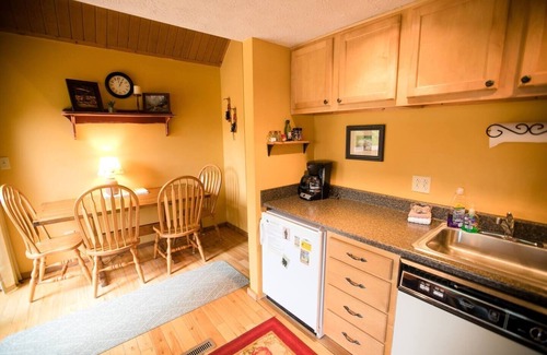 Davis Cabin | Inviting Canaan Valley Cabin - Steps from the Slopes