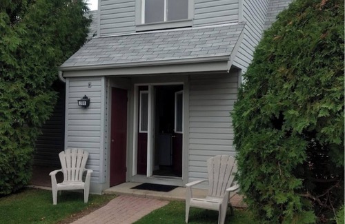 Collingwood Villa | Cozy cabin in Collingwood