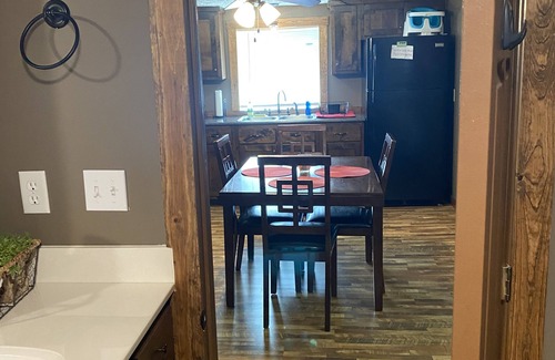 Lindseyville House | Pet Friendly Cabin with Lake View at Mammoth Cave