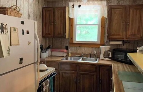Leeper Cabin | Inviting Cabin in Peaceful Cook Forest with Family Amenities