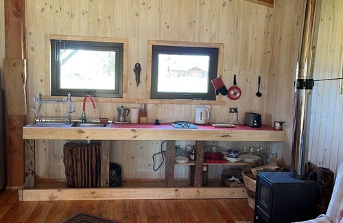 Panguipulli Cabin | Warm Retreat in Panguipulli with WiFi and Spa Access