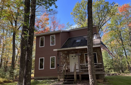 Lock Haven Cabin | Inviting Cabin in the Heart of Big Woods with Breakfast