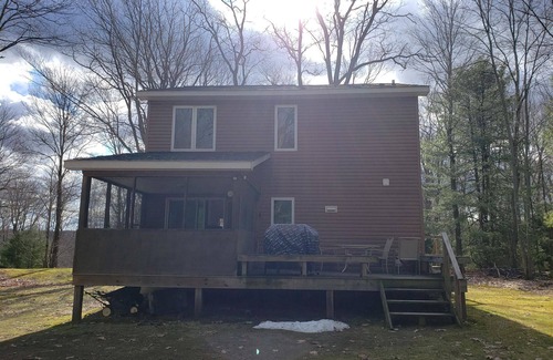 Lock Haven Cabin | Inviting Cabin in the Heart of Big Woods with Breakfast