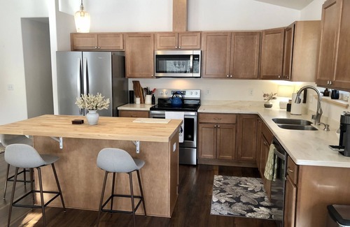 Talkeetna House | Pet-Friendly Cozy Cabin in the Woods - Rated 10/10