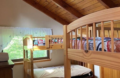 Eidelweiss Village House | Charming Cabin Retreat in White Mountains for Families