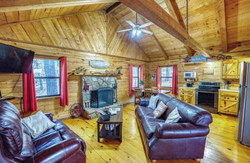 Saint Joe Cabin | Charming Rustic Cabin for 4 Near Grinder's Ferry