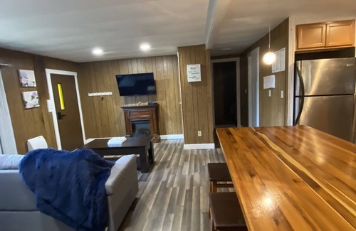 Lilliwaup Cabin | Inviting Cabin Near Stetson Lake with Pool & Spa