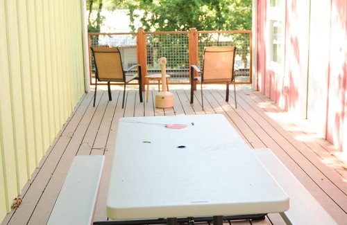 New Braunfels Cabin | Charming Cabin by the Comal River - Walk to Wurstfest