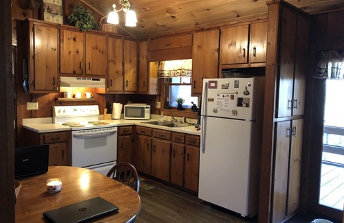 Blue Ridge Cabin | Charming Cabin Retreat near Downtown Blue Ridge - Pet Friendly!