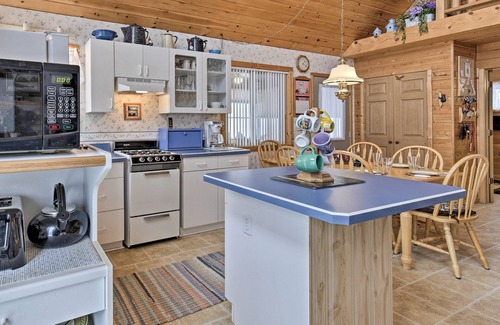 Weirgor Cabin | Inviting Cabin Retreat, Steps from Chippewa River Trails