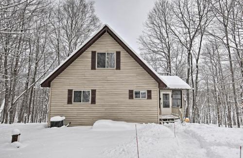 Weirgor House | Inviting Cabin on 10 Acres Near Chippewa River Awaits