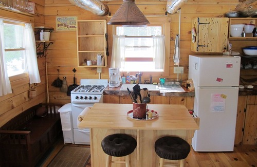 Tunbridge Cabin | Charming Cabin Retreat on 10 Wooded Acres in Vermont