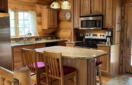 Leland Cabin | Cozy Cabin on Lake Redstone