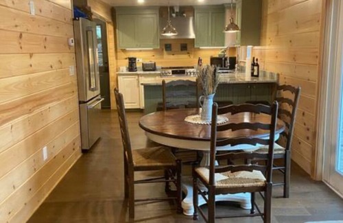 Meredith Cabin | Inviting Cabin Retreat on Meredith - Rated 10/10 by Guests