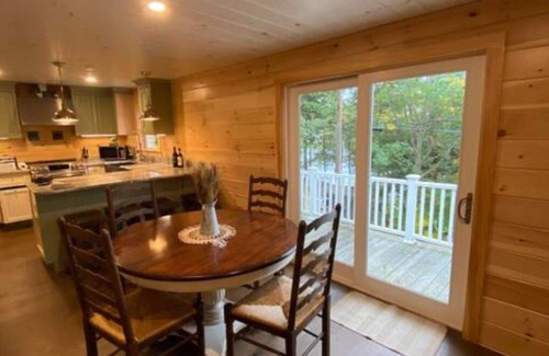 Meredith Cabin | Inviting Cabin Retreat on Meredith - Rated 10/10 by Guests