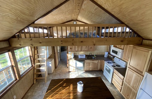 Pilot Point Cabin | Inviting Cabin Retreat at Lake Ray Roberts - Guest Rated 9.8