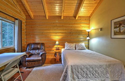 Bear Creek Apartment | Charming Cabin Retreat by the Creek Near Hiking Trails