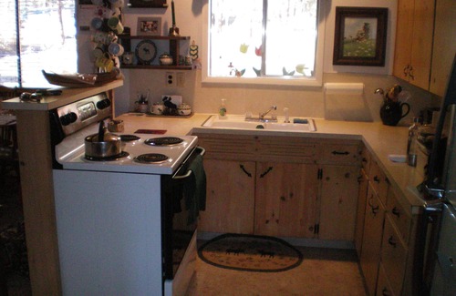Lowman Cabin | Inviting Cabin by the South Fork of Payette River