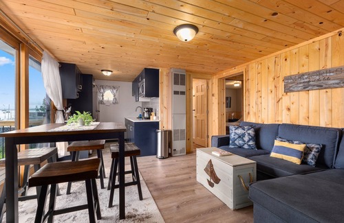 Brainerd Cabin | Charming Lakefront Cabin with Ocean Views & Family Amenities