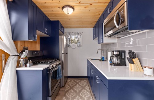 Brainerd Cabin | Charming Lakefront Cabin with Ocean Views & Family Amenities