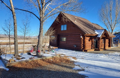 Kremmling Cabin | Inviting Cabin on 100 Acres Near Kremmling, CO
