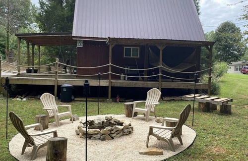 Sloans Valley Cabin | Inviting Cabin Retreat - Child Friendly & Highly Rated 9.4