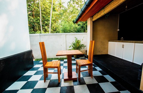 Ahangama Cabin | Cozy cabin with 1 bedroom and WiFi, AC in charming Ahangama