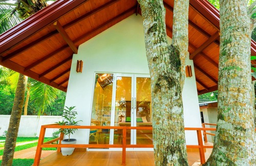 Ahangama Cabin | Cozy cabin with 1 bedroom and WiFi, AC in charming Ahangama