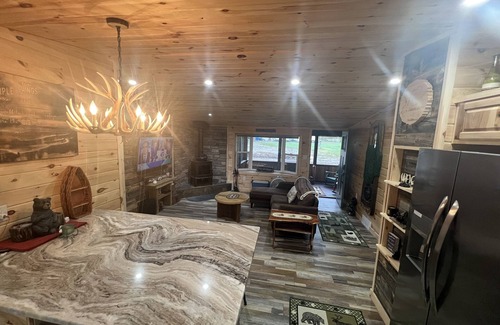 Broadalbin Cabin | Inviting Cabin with Private Beach on The Great Sacandaga Lake