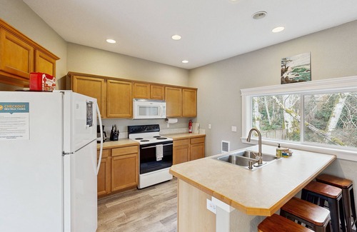 Netarts House | Inviting Cabin with Fireplace & Ocean View - Pet Friendly