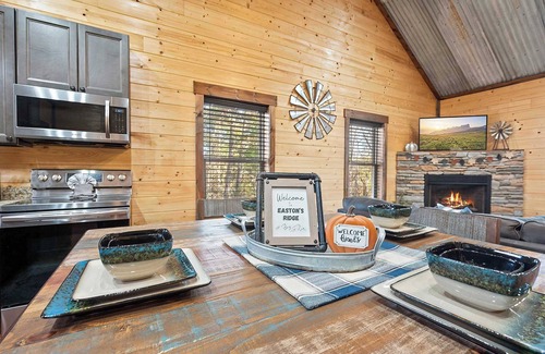 Sevierville Cabin | Cozy Cabin with Scenic Views Near Gatlinburg & Pigeon Forge