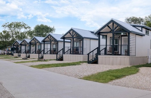Ingram Cabin | Pet-Friendly Cabin A with Kitchenette - Rated 10/10