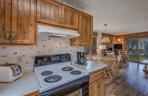 Clark Cabin | Cozy Chipmunk Cabin: Pet-Friendly Retreat on Elk River