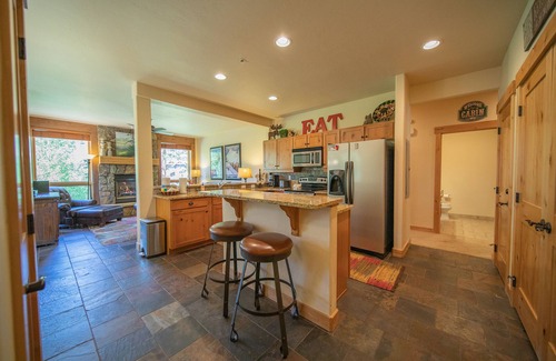 Keystone House | Amazing End of Summer & Fall Rates with Spa and Pool Access!