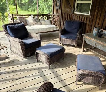 Chickamauga House | Cozy Cabin with Pool Table for a Relaxing Romantic Escape near Chickamauga, Georgia