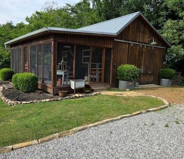 Chickamauga House | Cozy Cabin with Pool Table for a Relaxing Romantic Escape near Chickamauga, Georgia