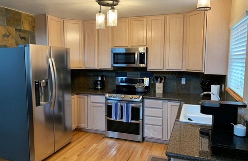 Pagosa Springs Cabin | Inviting Cabin with Pool, Ocean View & Pet-Friendly Perks
