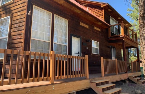 Pagosa Springs Cabin | Inviting Cabin with Pool, Ocean View & Pet-Friendly Perks