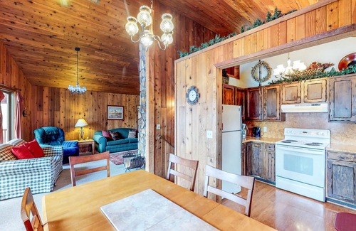 Cascade Cabin | Inviting Cabin with WiFi, Pool, and Foosball Fun