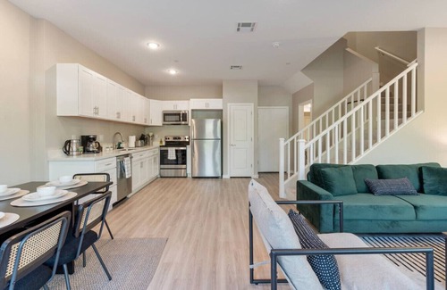 Orchards Estates House | Cozy Cactus I 5 Bed Suite w/Pool I Stadium & Golf