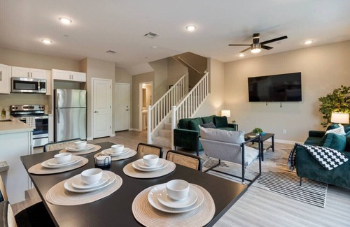 Orchards Estates House | Cozy Cactus I 5 Bed Suite w/Pool I Stadium & Golf