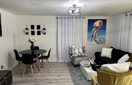 Southeast Pensacola Cottage | Inviting Cajun Cottage Near Beach & Downtown Pensacola